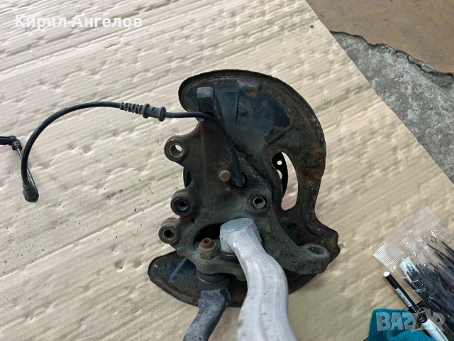 Преден ляв шенкел за Mercedes C-class W203, снимка 3 - Части - 51683109