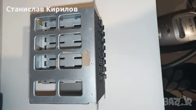 Продавам модул за 8 диска SAS 2,5" SFF за сървър HP Proliant ML350 G6, снимка 2 - Други - 48966756
