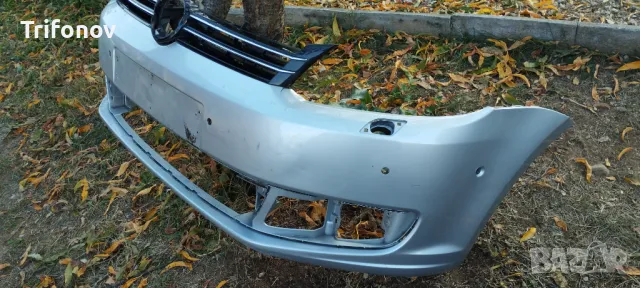 Оригинална предна броня Volkswagen Touran 2010-2015, снимка 2 - Части - 47915461