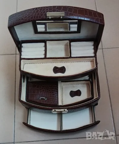 Куфарче за бижута от естествена кожа, снимка 10 - Чанти - 49319802
