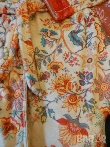 Лот плюшен халат и чехли , снимка 3 - Комплекти - 51998236