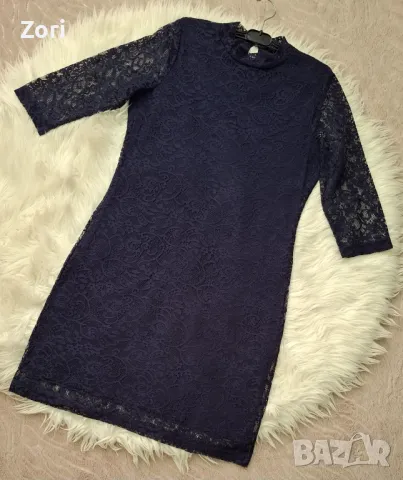 Тъмносиня дантелена рокля 