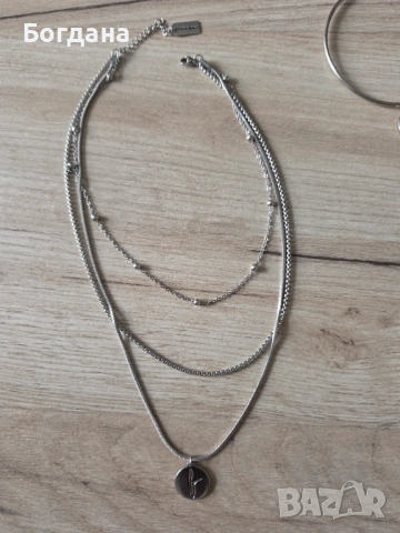 Комплект обеци и колие Flicka, снимка 2 - Колиета, медальони, синджири - 54249829