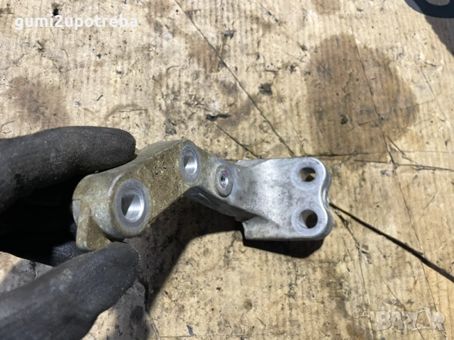 Скоба Държач 5G07D Mazda CX3 4х4 77kW 1.5дизел 2015, снимка 2 - Части - 53342786