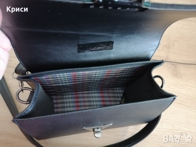 Нова дамска чанта малка, компактна 15лв, снимка 3 - Чанти - 52635377