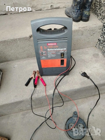 Зарядно за акумулатор , снимка 6 - Аксесоари и консумативи - 54273686