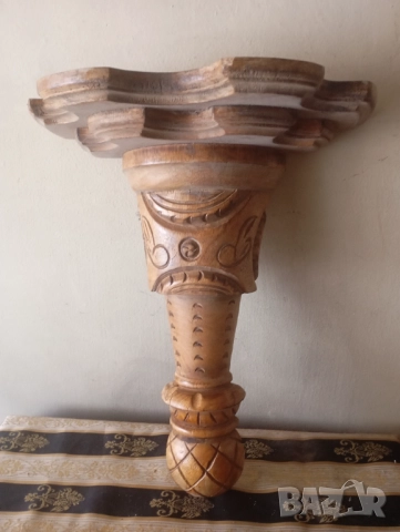 Винтидж конзола за стена