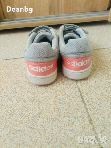 Adidas маратонки подходящи за сезона, снимка 1