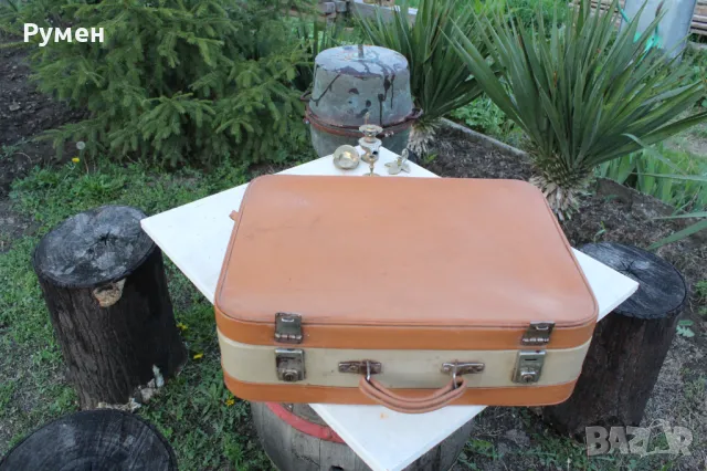 Куфар , снимка 2 - Антикварни и старинни предмети - 49779023