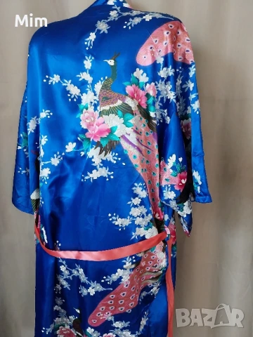 Singapore / silk /ХL/2XL Сатенен син халат / кимоно / на пауни и цветя, снимка 5 - Нощници - 50510904