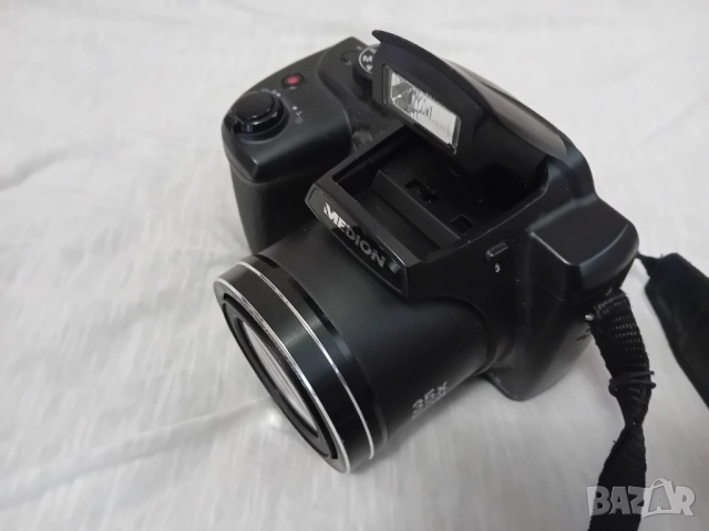 фотоапарат MEDION, снимка 2 - Фотоапарати - 52097392