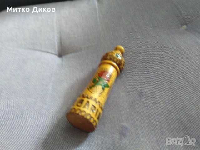 Българска роза дървено мускалче с част в бутилчица