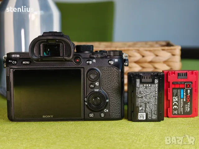 Продавам фотоапарат Sony A7 III - full frame тяло