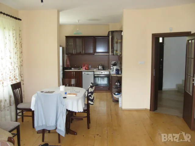 Дава дългосрочно под наем 3 етажна къща, снимка 5 - Къщи - 48660225