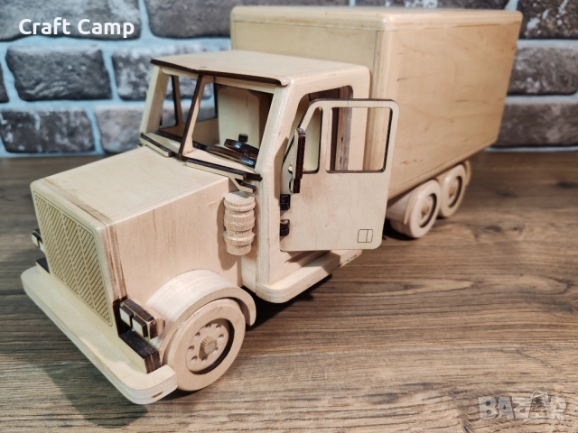 Дървен модел на хладилен камион – Craft Camp, снимка 11 - Коли, камиони, мотори, писти - 52735818