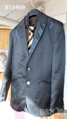 Мъжки/юношески костюм фирма "Maniac"