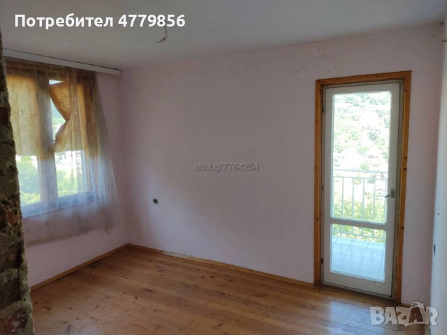 Триетажна къща с двор. За ремонт. село Могила, снимка 5 - Вили - 54001691