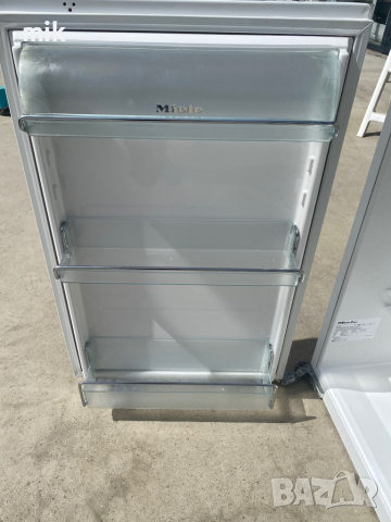 Перфектен Малък хладилник за вграждане Миеле Miele, снимка 8 - Хладилници - 36537875