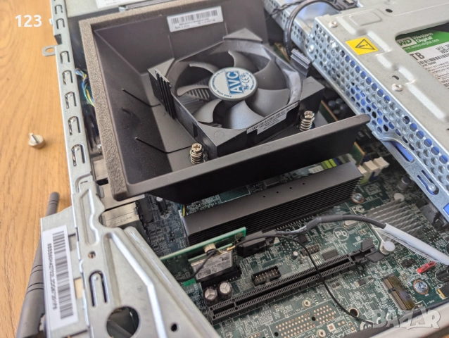 Компютър Lenovo ThinkCentre M900, i5-6500, 256GB NVME, 1TB HDD, WiFi, снимка 4 - Работни компютри - 51691617