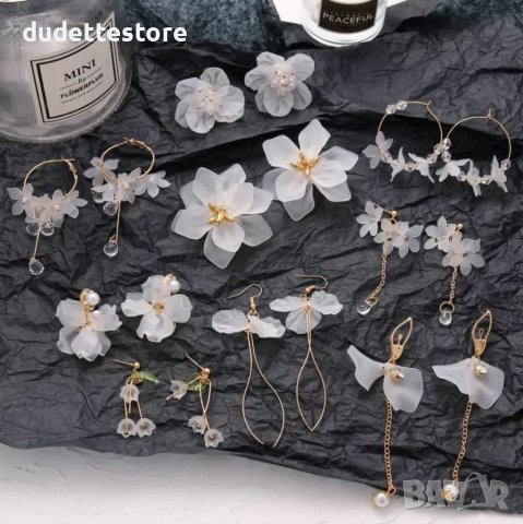 Нежни висулки бели цветя, снимка 1