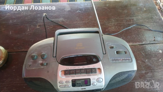 Радиокасетофон със CD Aiwa , снимка 2 - Радиокасетофони, транзистори - 51128711