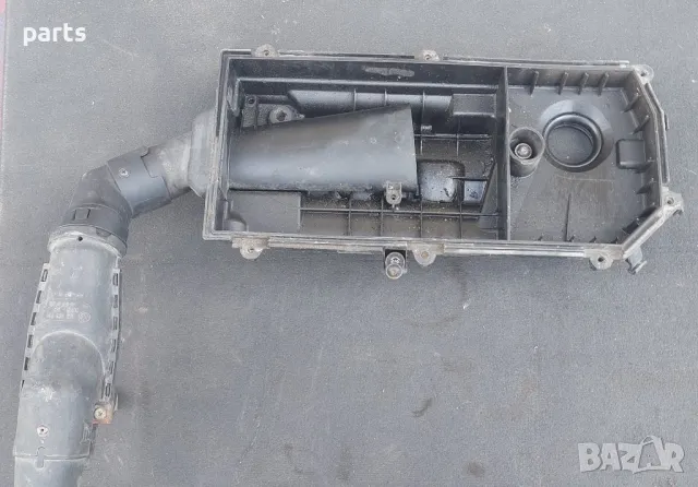 Горна Част Филтърна Кутия и Въздуховод VW Голф 4 N:5218 (2)
- 036129611AA - 036129620C
- 1J0129594C, снимка 6 - Части - 50104426