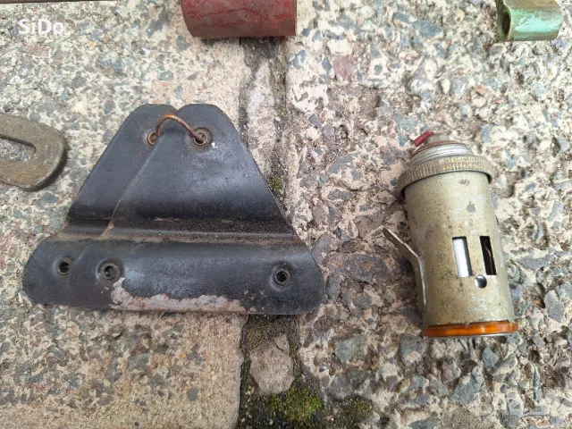 Разни оригинални и нови (стария матерял-качествения) дребни части за Москвич 408,408И,2140!, снимка 7 - Части - 48933731