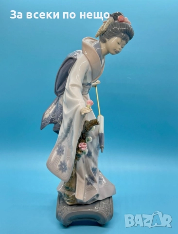 Lladro Spain  Japanese Geisha “Teruko” w/ Folded Parasol  “Гейшата” Код P1697, снимка 5 - Декорация за дома - 52960364