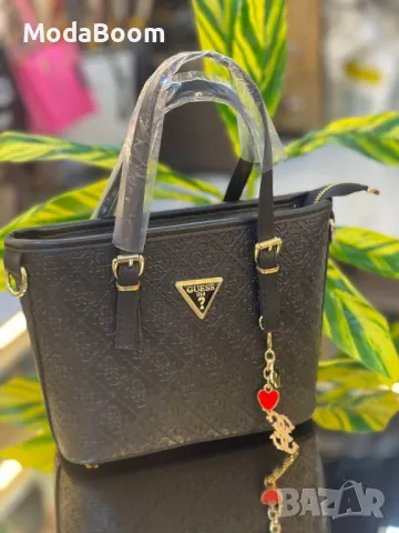 Guess дамски чанти Различни цветове , снимка 3 - Чанти - 48854411