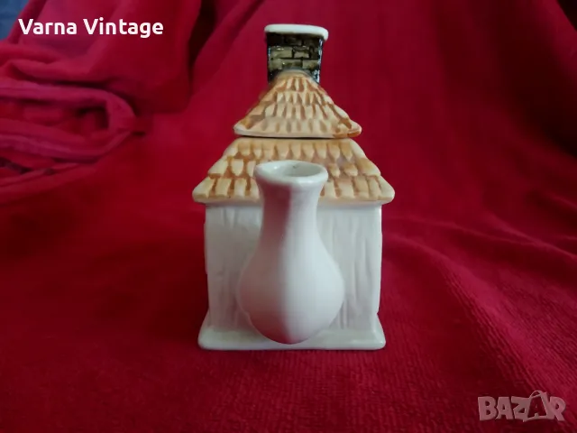 Колекционерски декоративен порцеланов чайник, снимка 2 - Антикварни и старинни предмети - 49814909