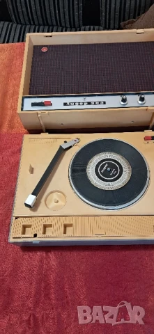 Ретро грамофон , снимка 3 - Антикварни и старинни предмети - 50978973