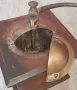 Старинна дървена мелница за кафе , снимка 3