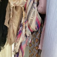 Различни шалове,цветни и едноцветни, снимка 2 - Шалове - 40298712