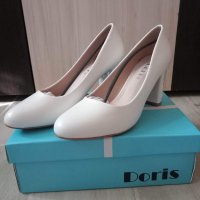 Дамски обувки-бели на ток/дебел ток, снимка 2 - Дамски обувки на ток - 38109954