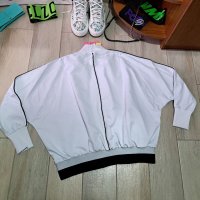 Атрактивна бяла блуза, снимка 8 - Блузи с дълъг ръкав и пуловери - 40377567