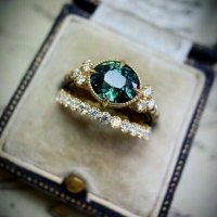 Двойка пръстени със зелен смарагд и топази, позлата, снимка 1 - Пръстени - 36862117
