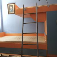 Детско двуетажно легло с гардероб и шкаф-етажерка-459 лв, снимка 1 - Мебели за детската стая - 40458423