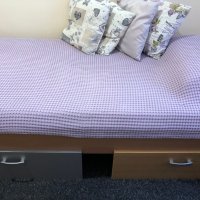 Единично легло с матрак и подматрачна рамка, снимка 2 - Спални и легла - 38268928