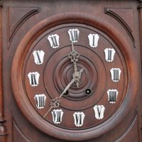 Френски стенен часовник с махало и ключ, снимка 3 - Антикварни и старинни предмети - 30254245