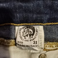 Дамски дънки 31 номер произведини в Италия, снимка 4 - Дънки - 37881543