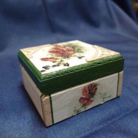 Дървена кутия за бижута с цветя - ръчно изработена, снимка 3 - Други - 31917533