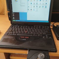 Продавам стар компютър IBM Thinkpad 600 за колекция, снимка 5 - Лаптопи за дома - 42375312