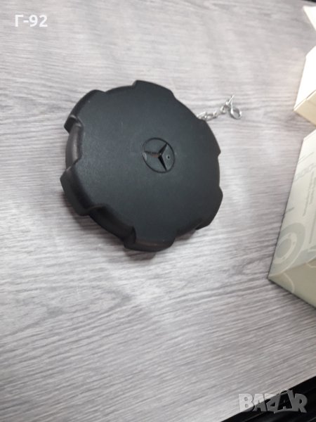 A0004700305**NEU**MERCEDES-BENZ **LKW**КАПАЧКА ЗА  РЕЗЕРВОАРА **, снимка 1