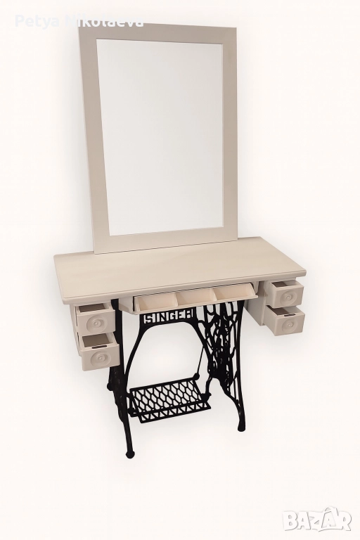 Дамски тоалетки с огледало SINGER, снимка 1