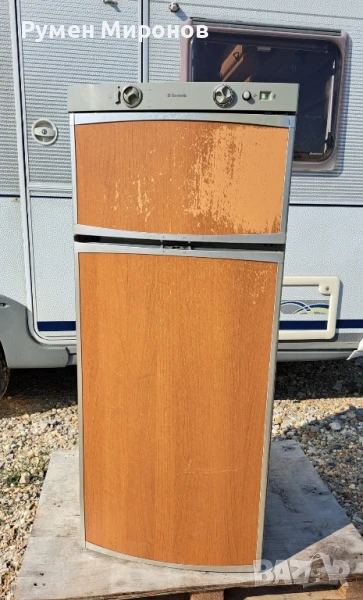 Продавам хладилник с отделна камера за каравана или кемпер. , снимка 1