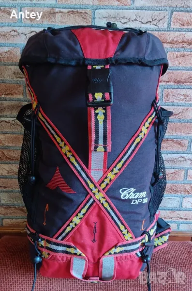 Хубава, здрава раница с етномотиви - 30 литра, снимка 1