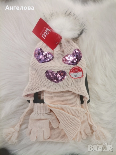 Комплект шапка, шал и ръкавици за момиче 1-4г, снимка 1