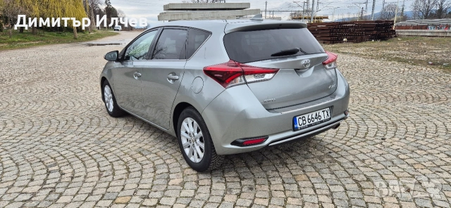 Toyota Auris , снимка 4 - Автомобили и джипове - 54045775