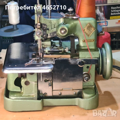 Продавам триконечен оверлог , снимка 2 - Шевни машини - 53088594