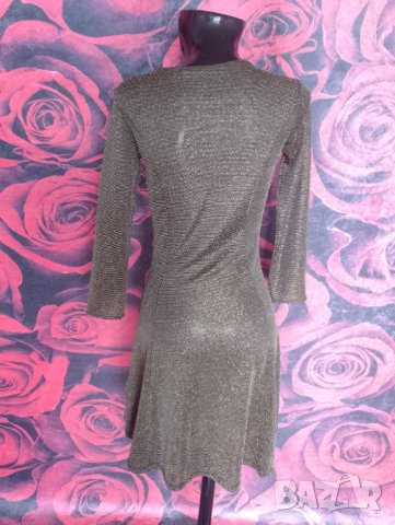 Златиста къса разкроена рокля с лъскав ефект М, снимка 3 - Рокли - 42649675